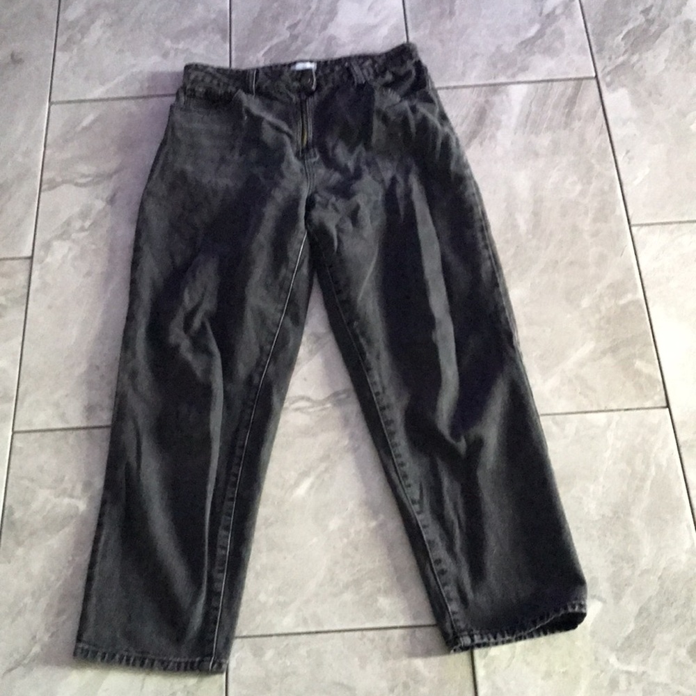 FOREVER 21 Women Vintage Style Black Wash Jeans | 28 - Picture 5 of 13